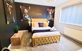 Nr Birmingham City Centre, 5 Bed, Luxe Inn